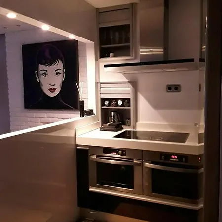 Comfortable In 67 M² Near The Centre Сasa de vacaciones