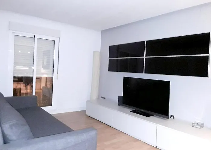 Semesterbostad Comfortable In 67 M² Near The Centre Zaragoza